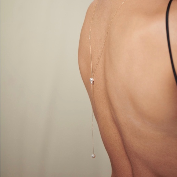 Pearl back necklace worn once for engagement shoot - Picture 2 of 3